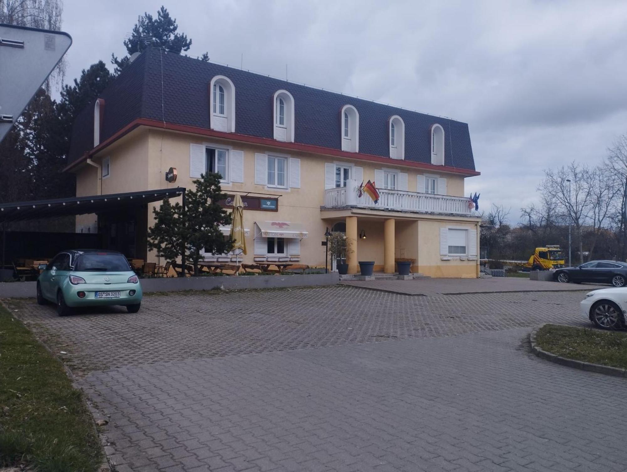 Prague Hotel Carl Inn Restaurant & Parking, Prague